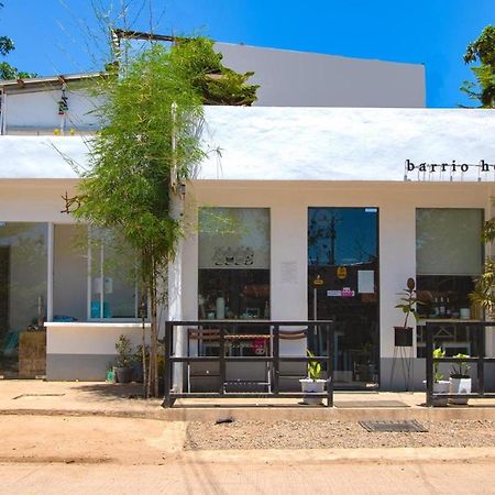 מקטאן Hometel Barrio House Mactan מראה חיצוני תמונה